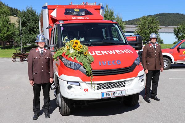 Neues Einsatzfahrzeug der FF Schönau gesegnet